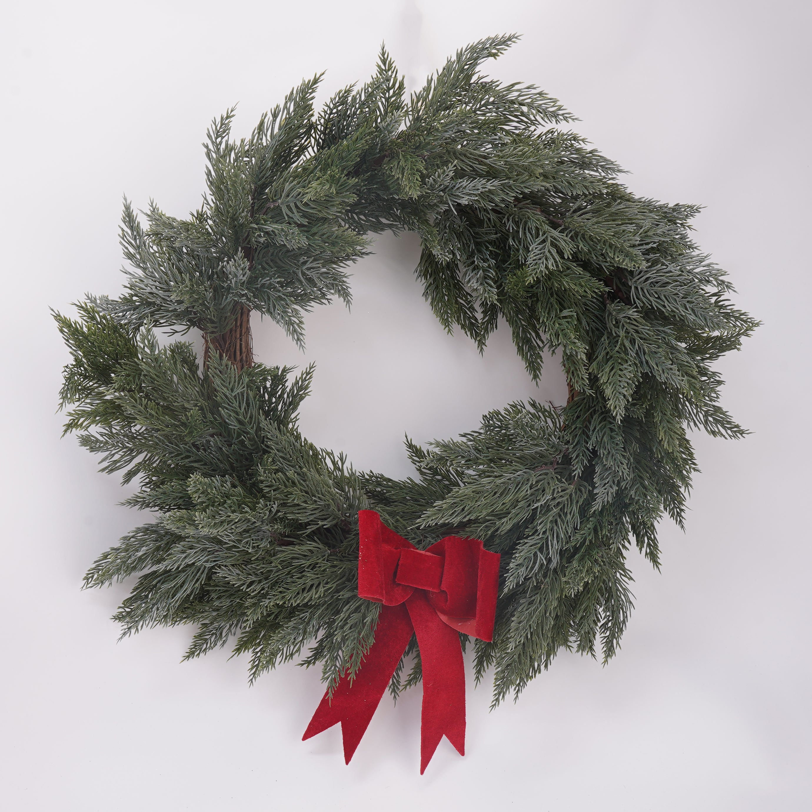 17 Inch Plain Green PE Wreath w/Red Bow and Rattan ，Red Velvet Bow Christmas Wreath Red Bow Clip for Garland Fireplace Decor Accent Classic Christmas Aesthetic Bow Red Ribbon, Artificial Green Nature Christmas Wreath for Door and Home Decorations