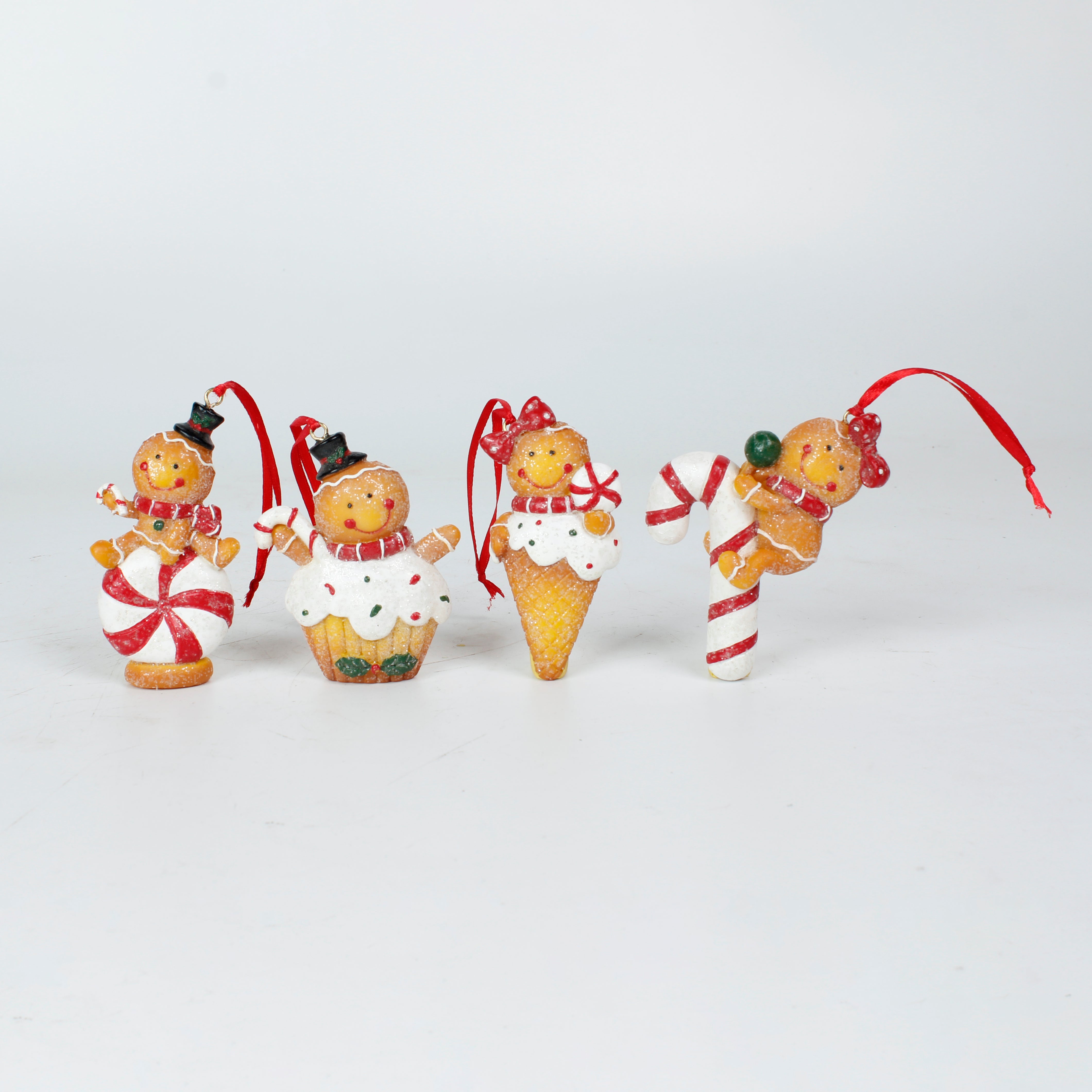 3 Inch Gingerman Ornaments ASST 4，Gingerman with Sweets Christmas Tree Ornaments, Gingerbread Tree Hanger, Xmas Resin Decorations, Iced Resin Gingerbread Biscuit Christmas Baking Tree Decorations,
